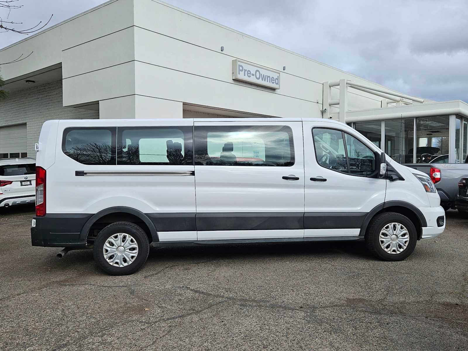 2023 Ford Transit Passenger Wagon XLT