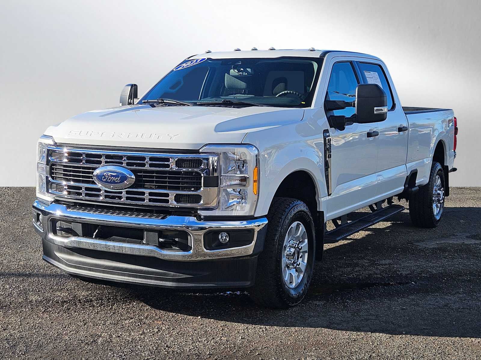 2023 Ford Super Duty F-350 SRW Pickup XLT