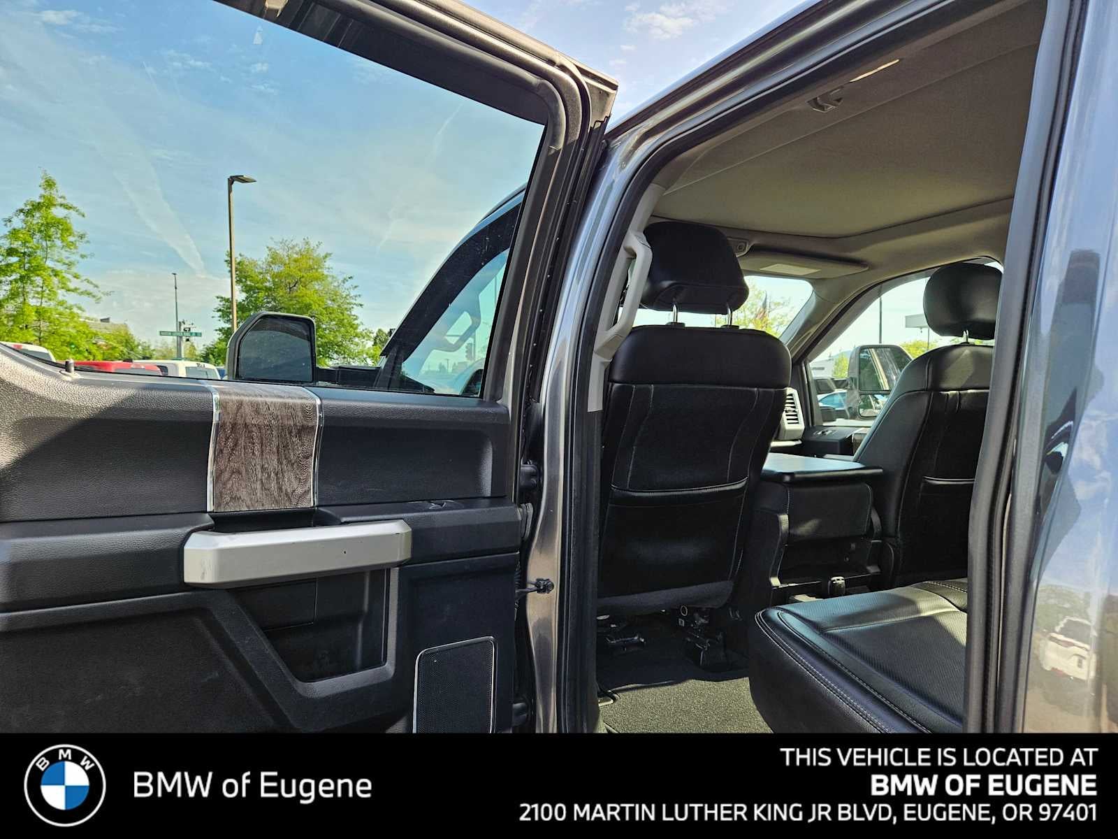 2017 Ford Super Duty F-350 SRW Pickup Lariat