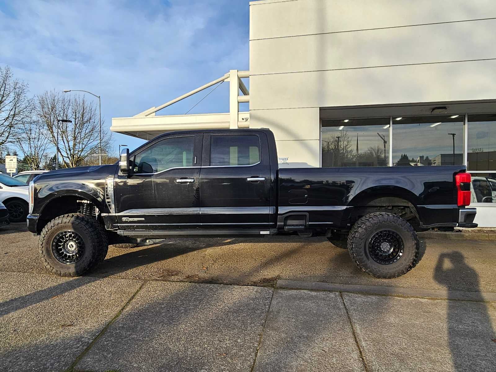 2024 Ford Super Duty F-350 SRW LARIAT
