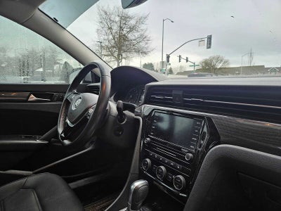 2020 Volkswagen Passat 2.0T R-Line