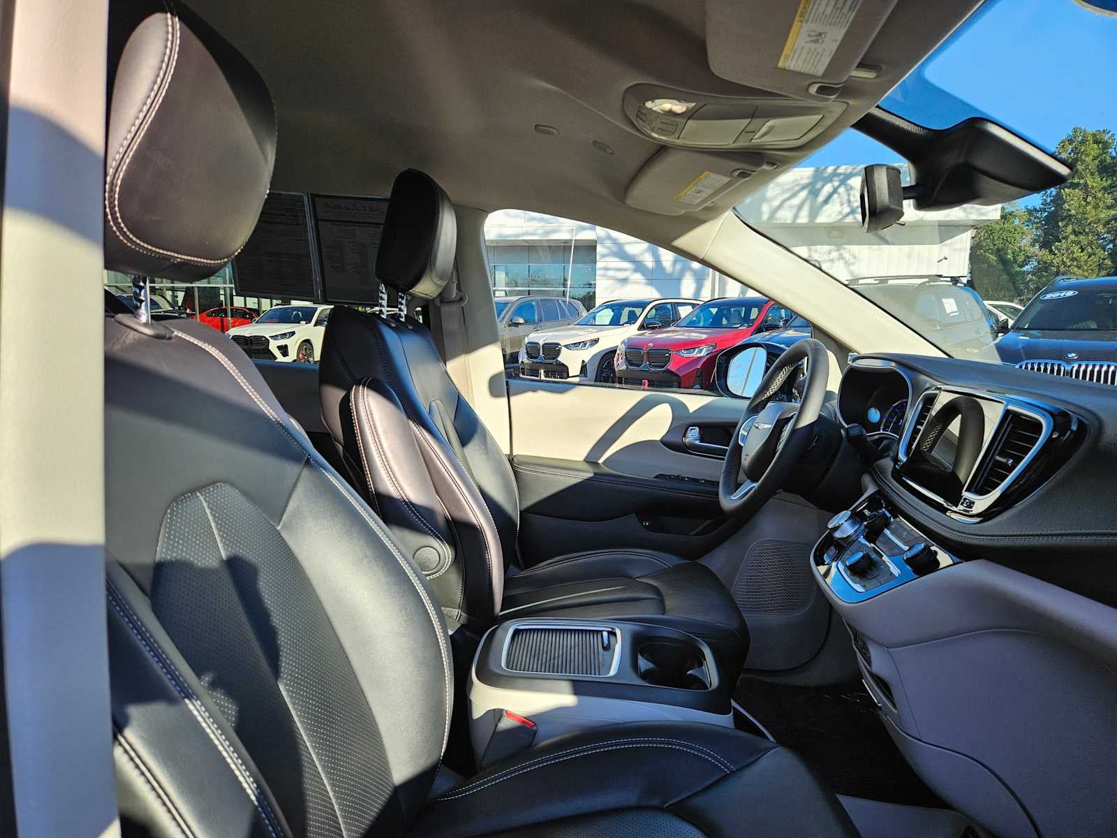 2024 Chrysler Pacifica Hybrid Select