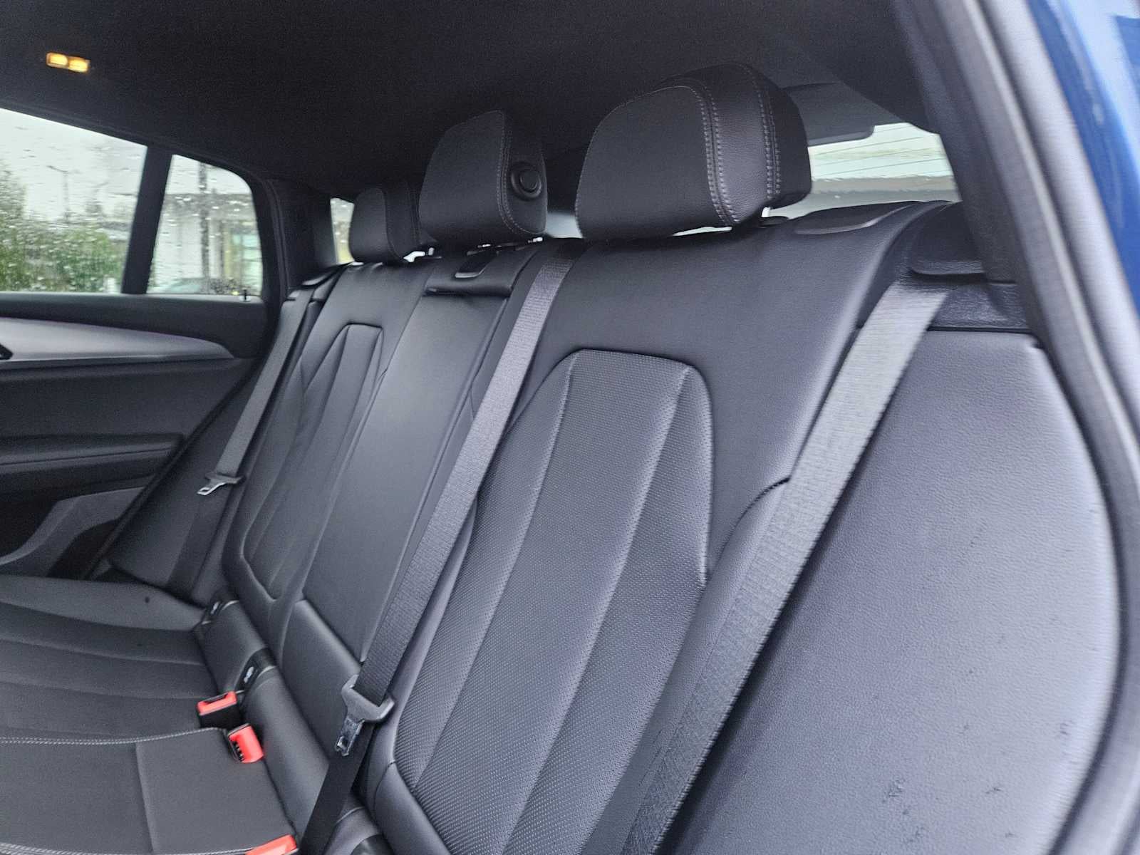 2025 BMW X4 xDrive30i