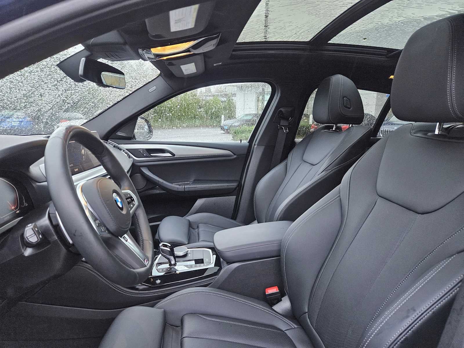 2025 BMW X4 xDrive30i