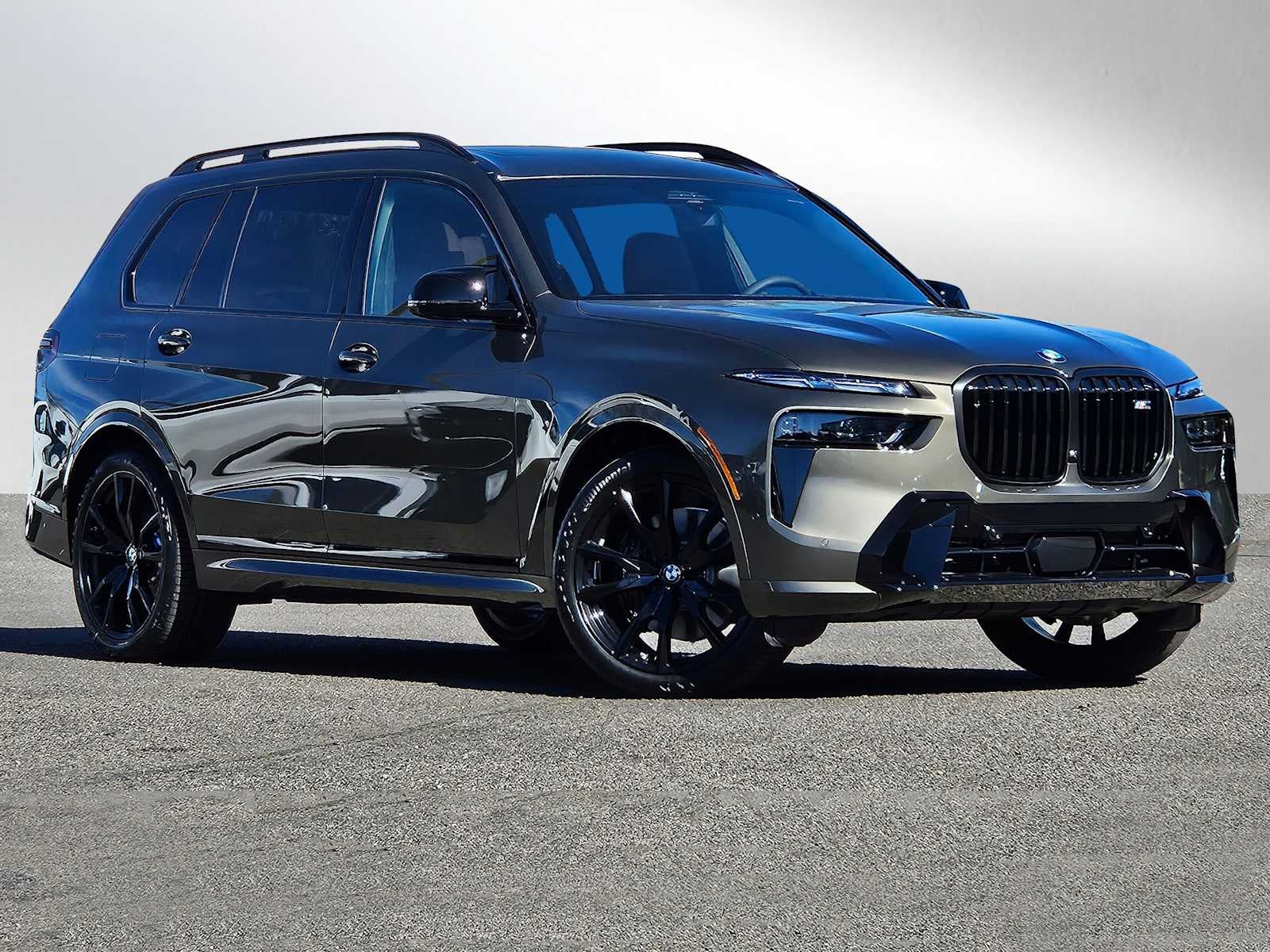 2026 BMW X7 M60i M60i