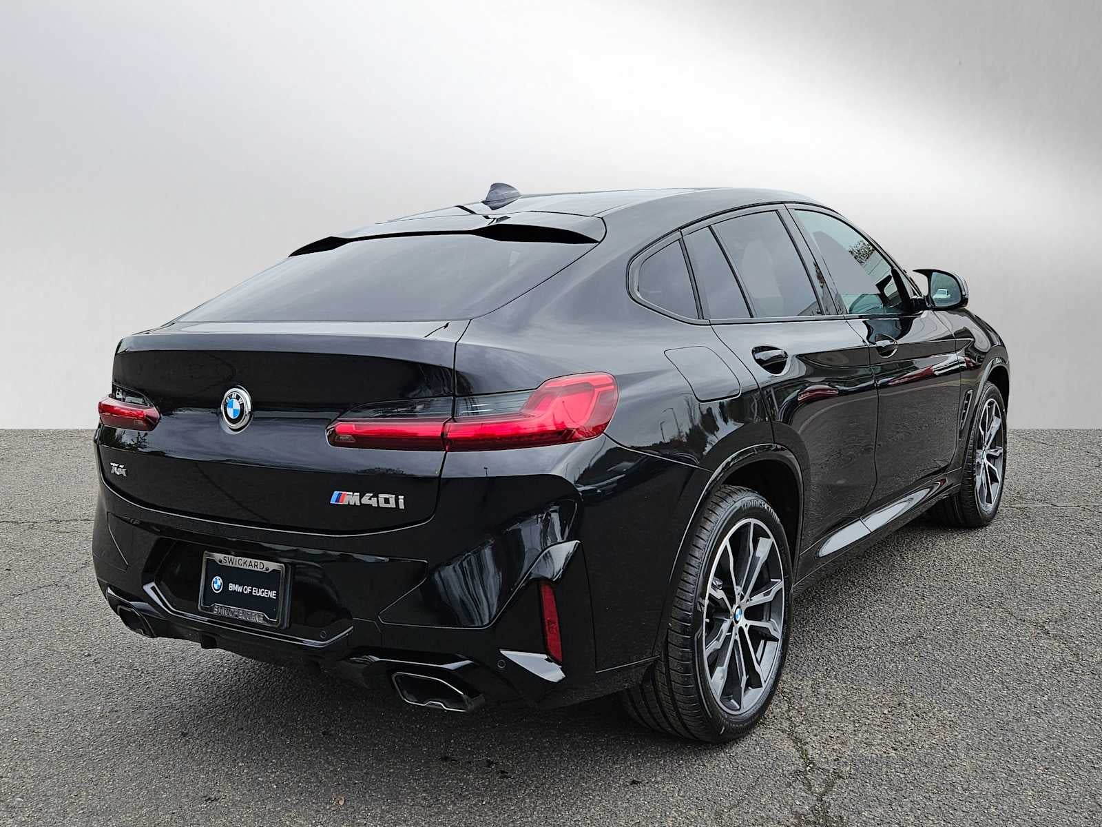2025 BMW X4 M40i