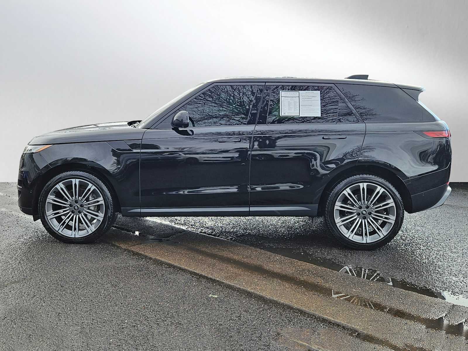 2024 Land Rover Range Rover Sport SE