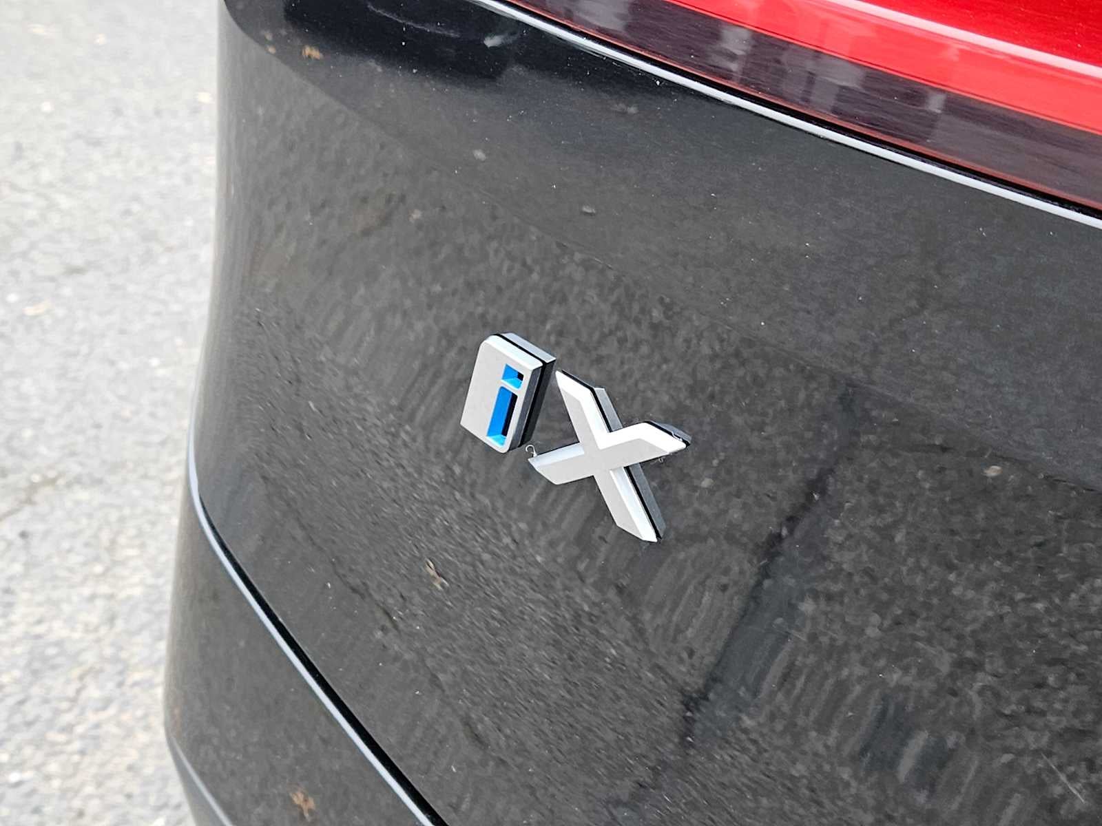 2025 BMW iX xDrive50