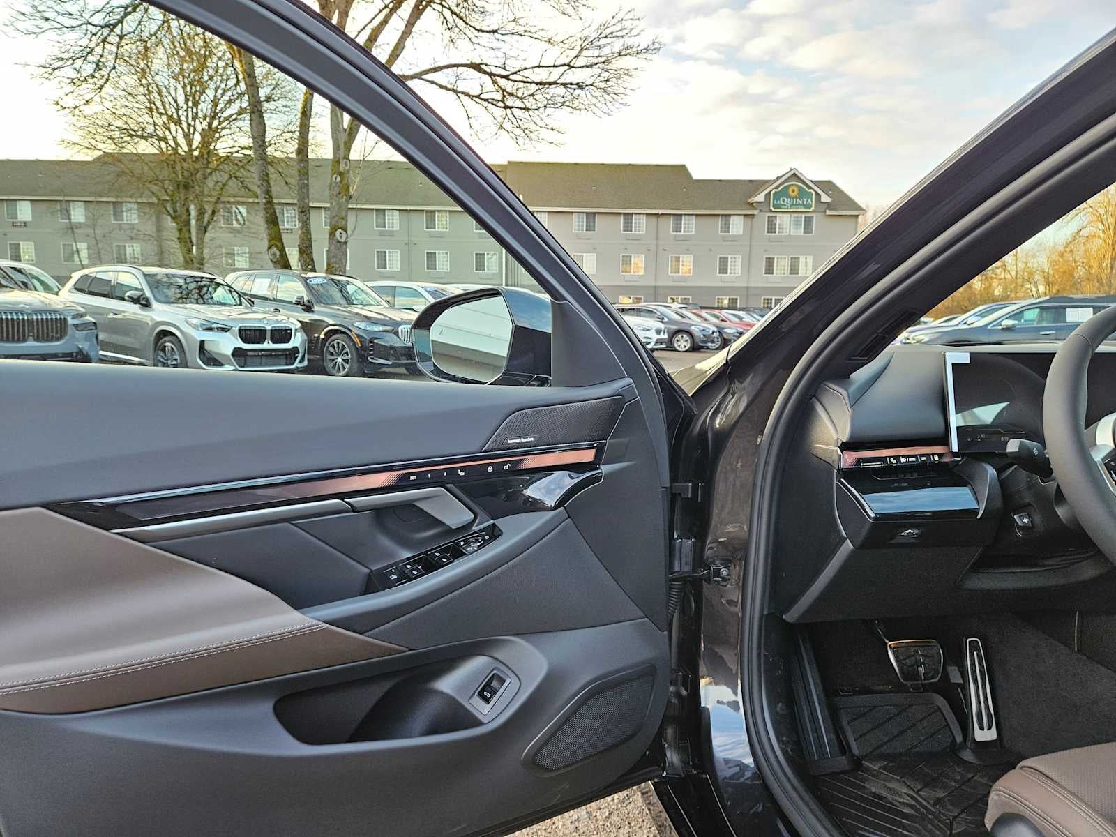 2026 BMW 5 Series 550e xDrive