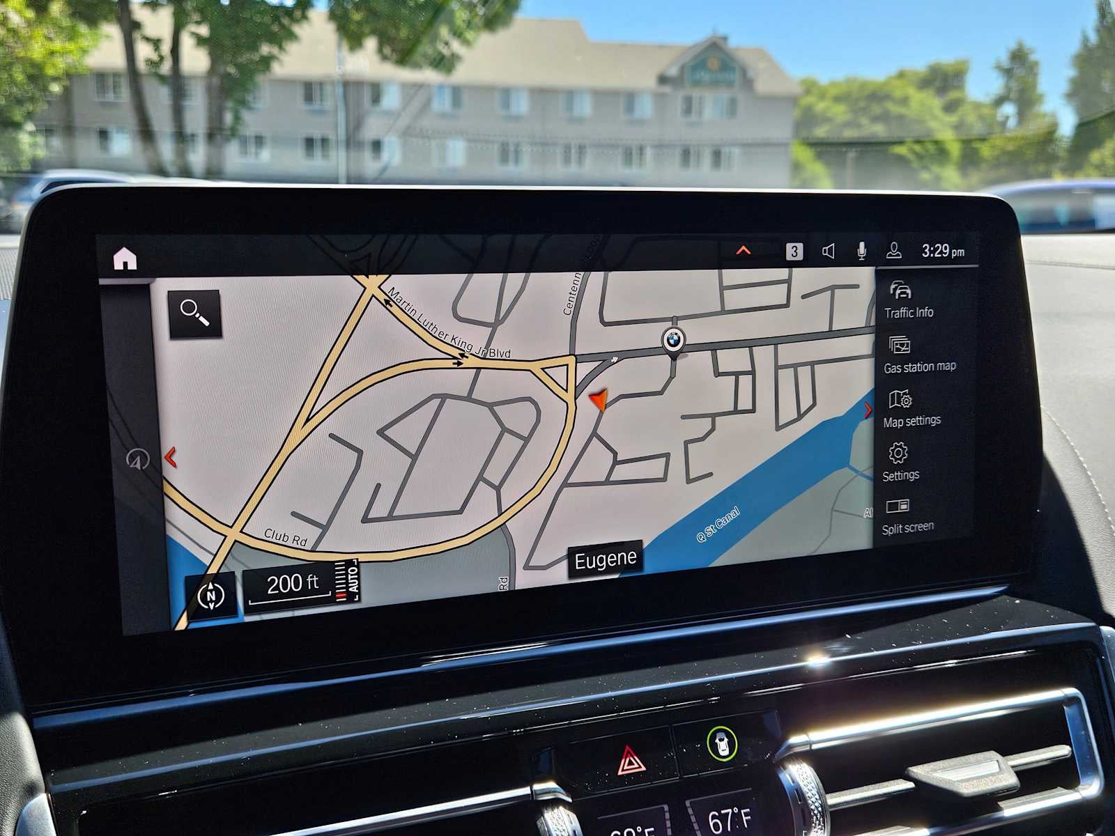 2025 BMW 8 Series 840i