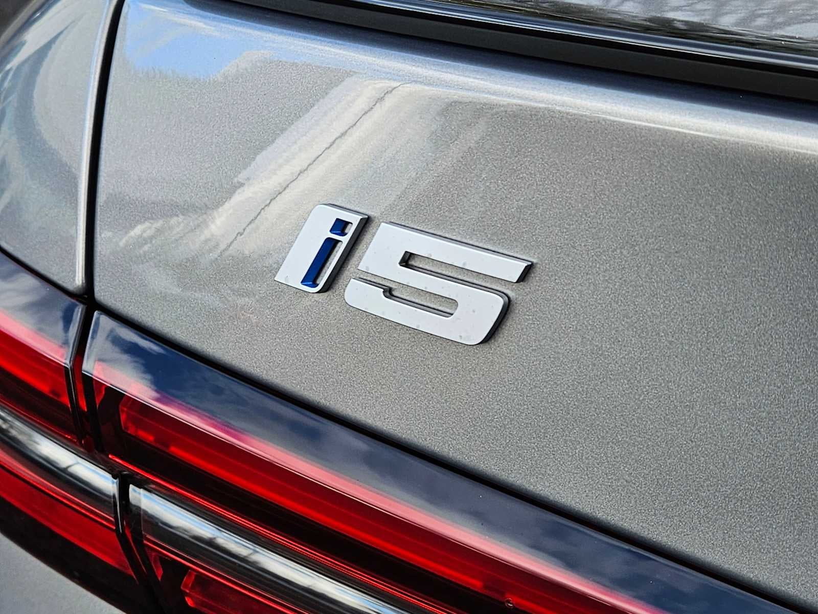 2026 BMW i5 xDrive40