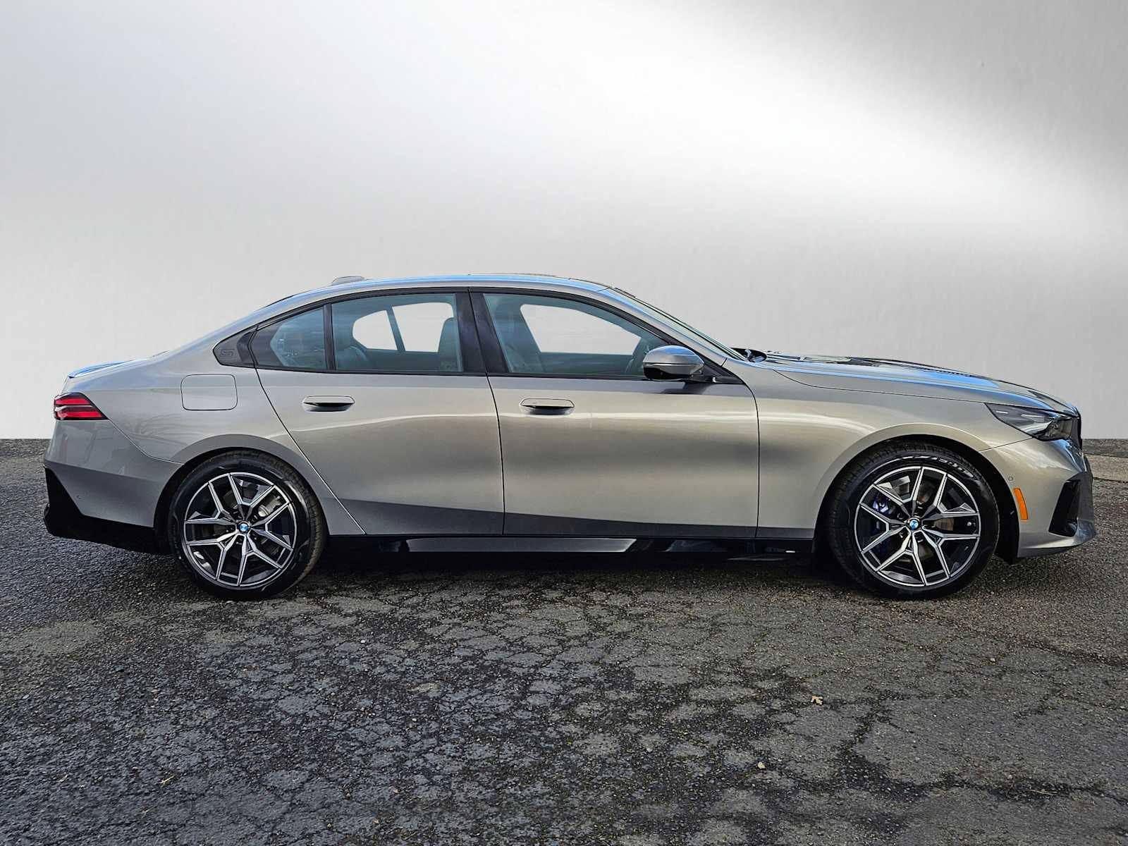 2026 BMW i5 xDrive40