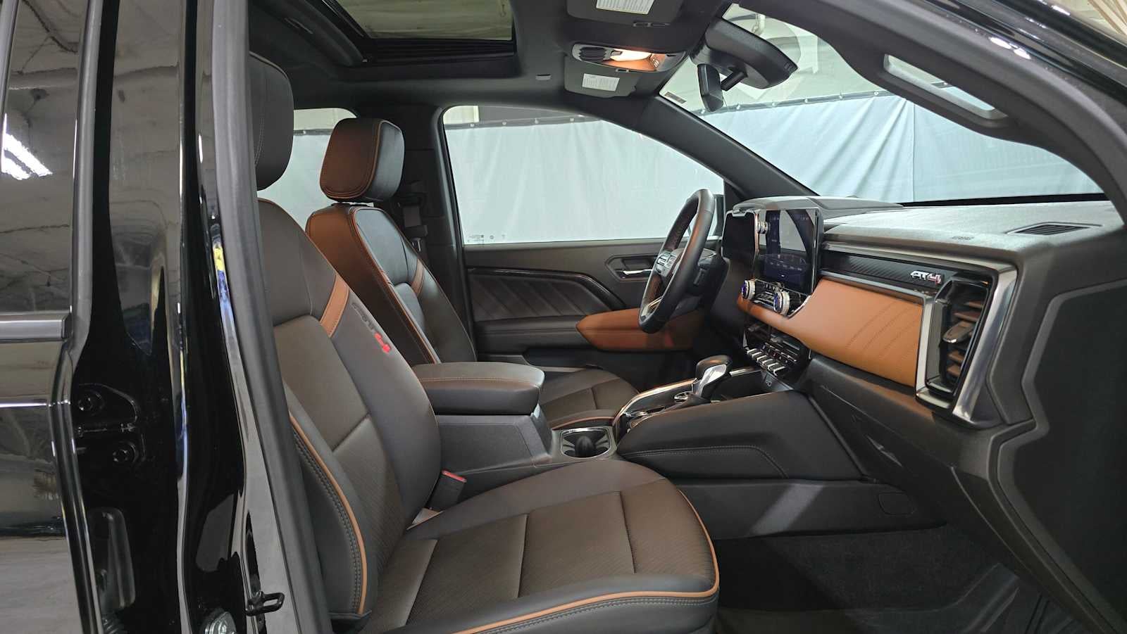 2024 GMC Canyon 4WD AT4