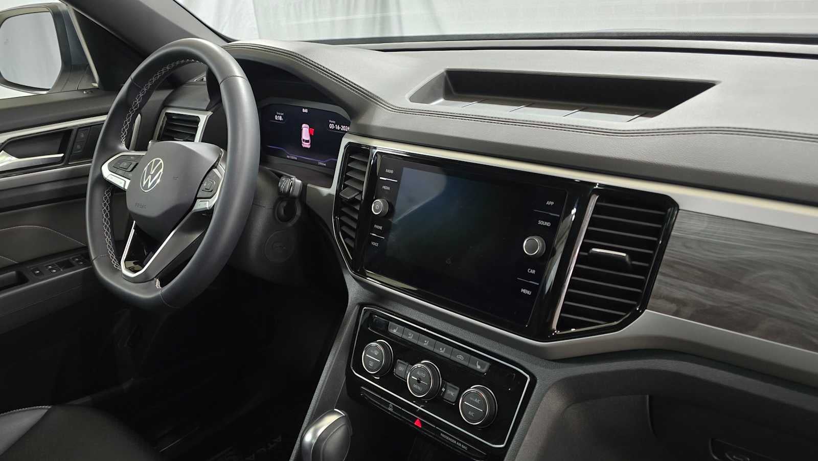 2023 Volkswagen Atlas Cross Sport 2.0T SE w/Technology