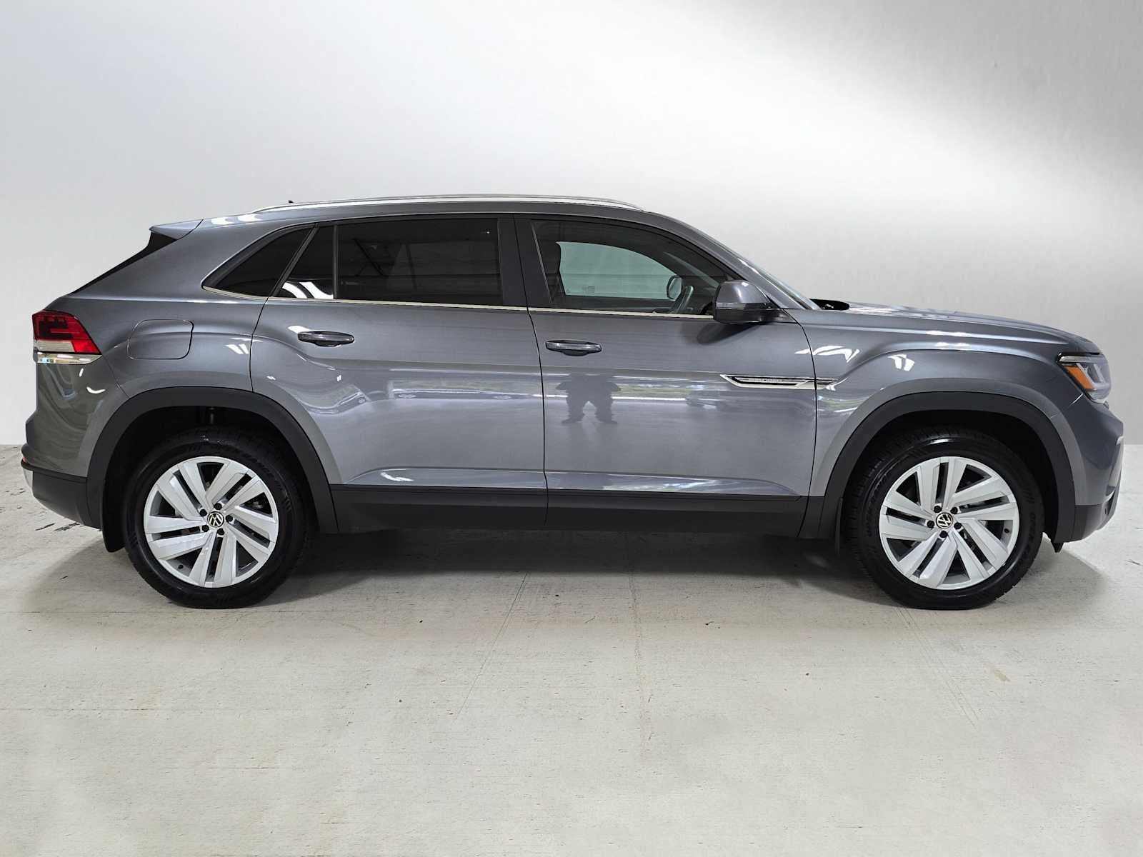 2023 Volkswagen Atlas Cross Sport 2.0T SE w/Technology