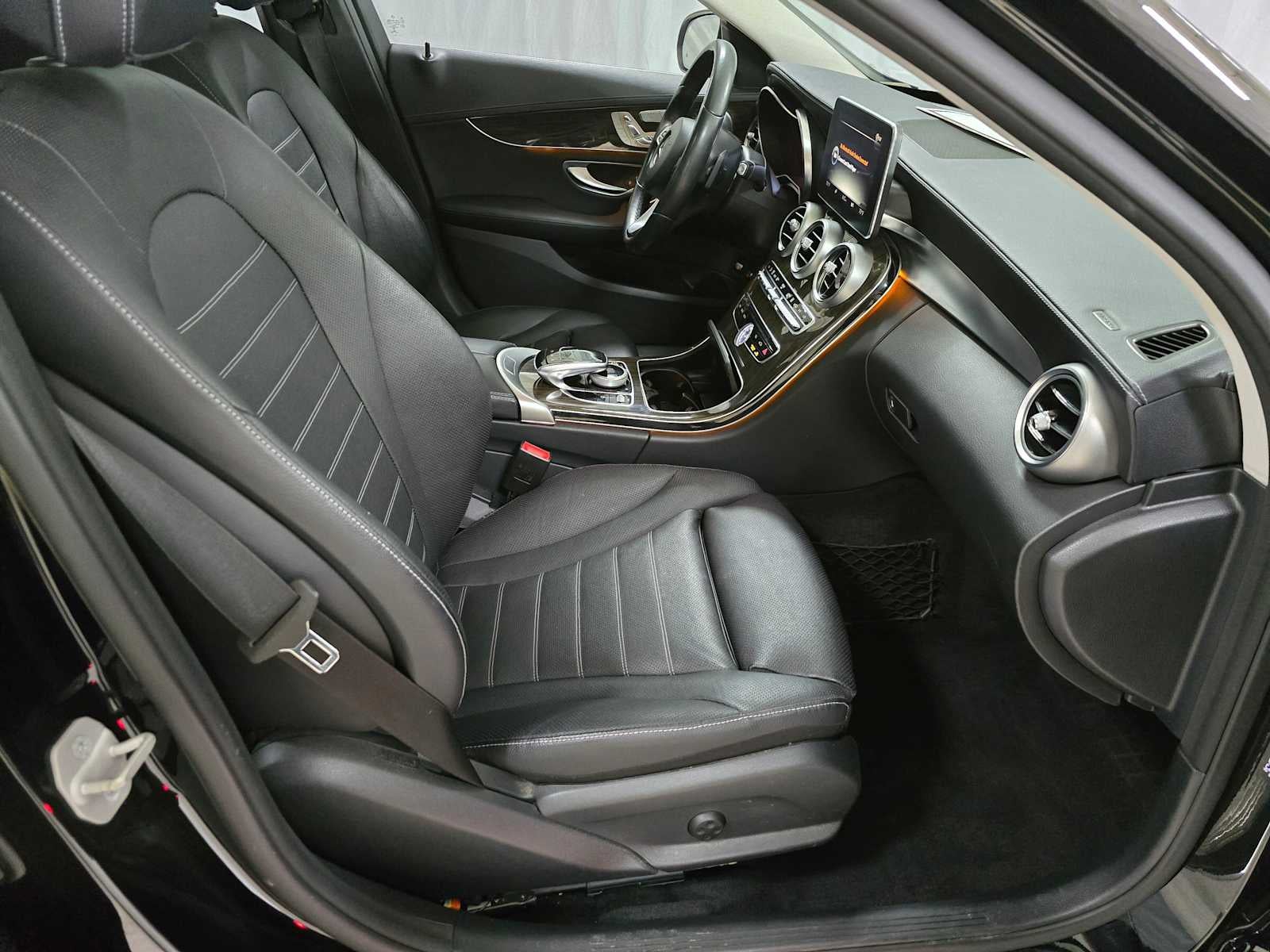 2016 Mercedes-Benz C 350e 4dr Sdn RWD