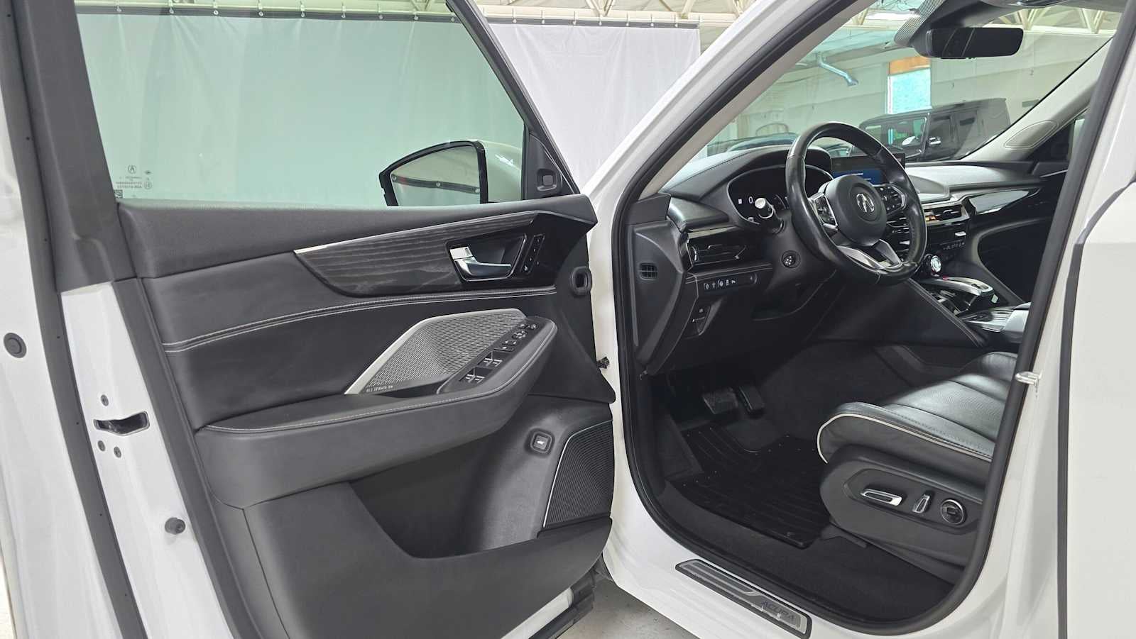 2023 Acura MDX w/Advance Package