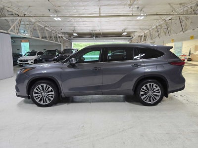 2022 Toyota Highlander Platinum