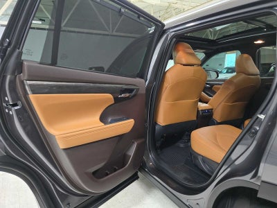 2022 Toyota Highlander Platinum