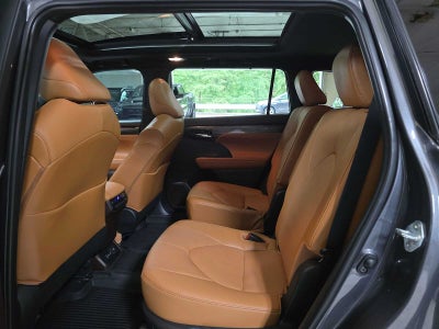 2022 Toyota Highlander Platinum
