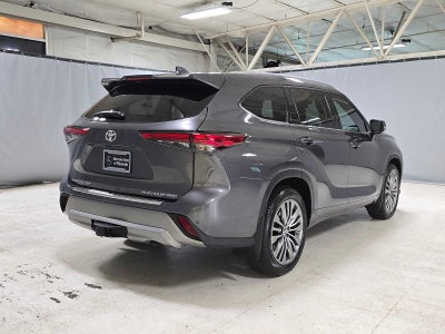 2022 Toyota Highlander Platinum