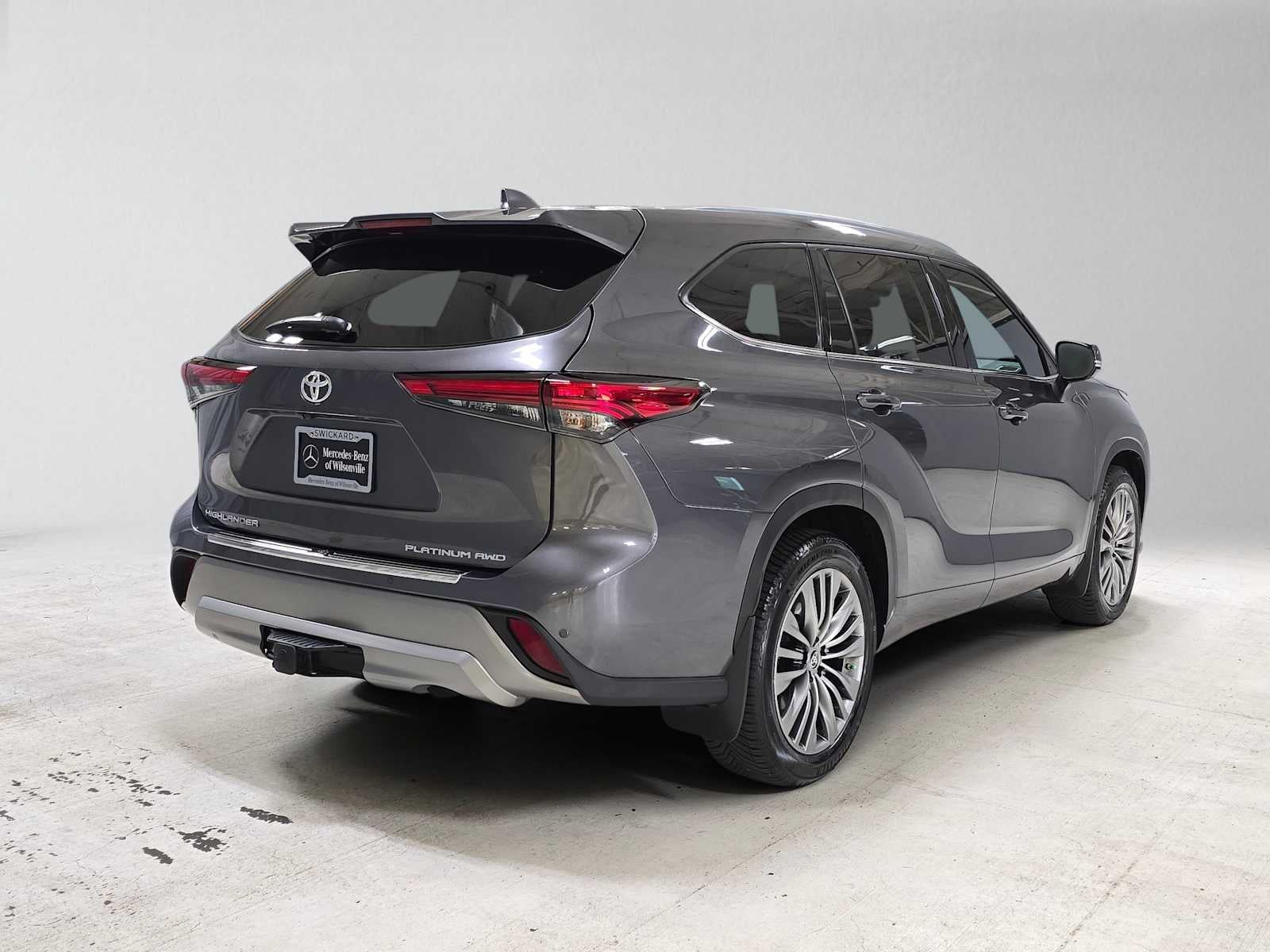 2022 Toyota Highlander Platinum
