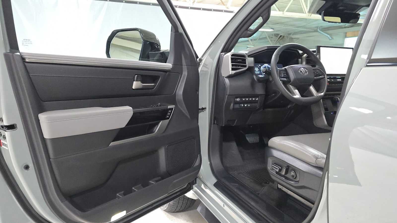 2025 Toyota Tundra Limited Hybrid