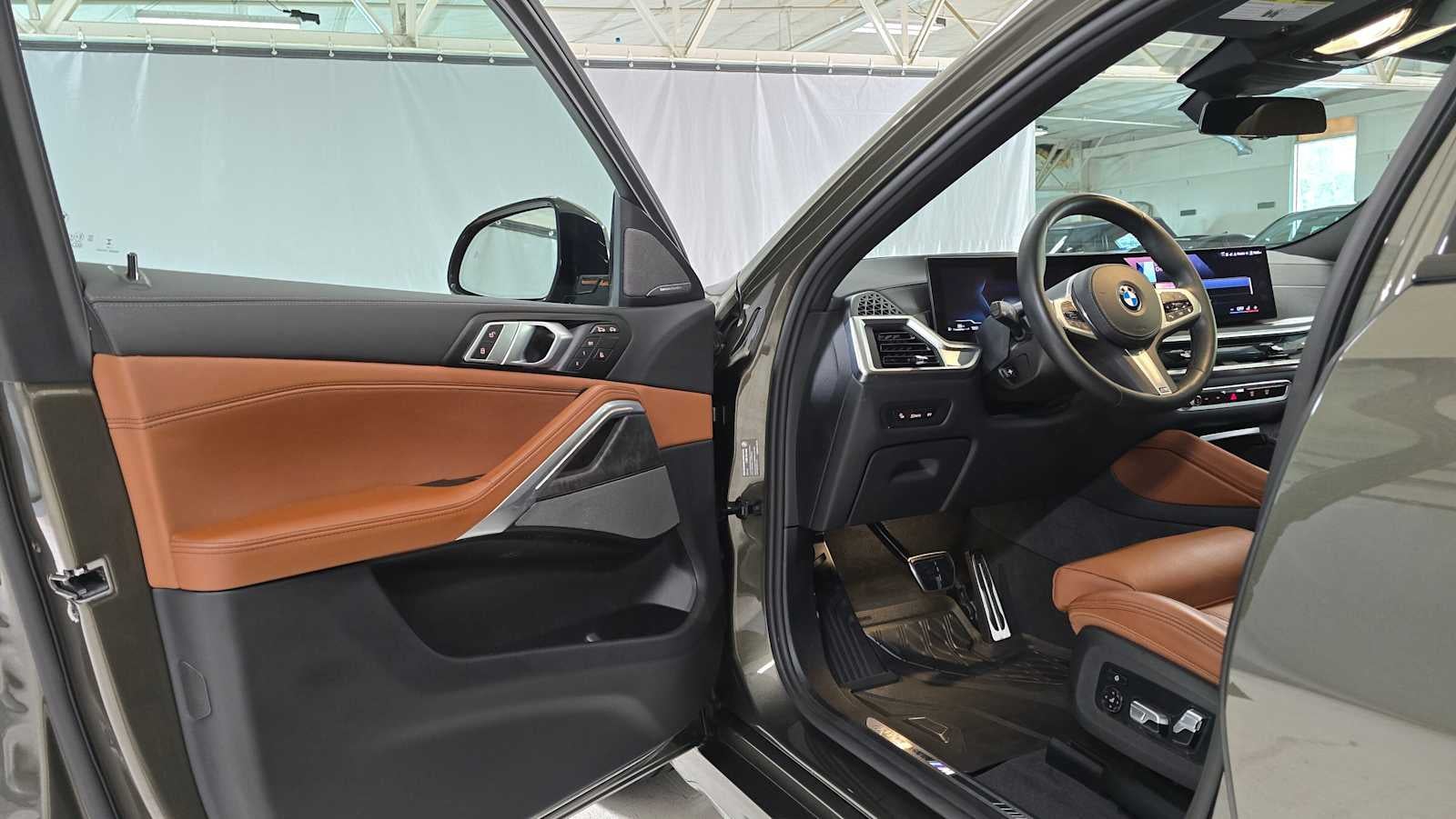 2025 BMW X6 xDrive40i xDrive40i