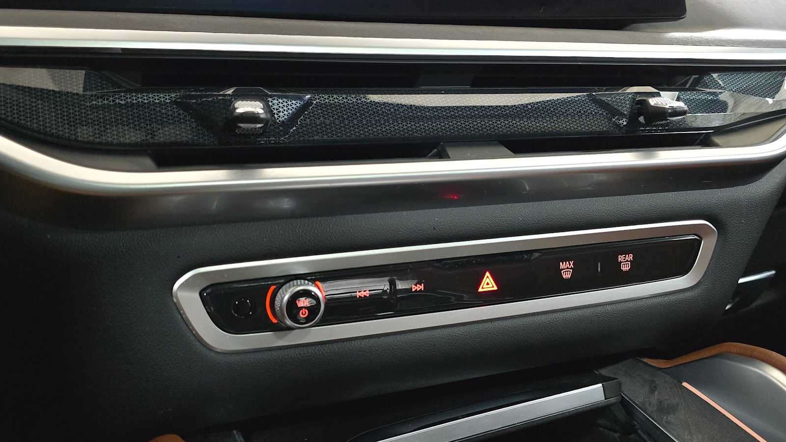 2025 BMW X6 xDrive40i xDrive40i