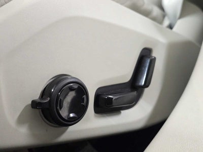 2024 Volvo S60 Recharge Plug-In Hybrid Ultimate Dark Theme