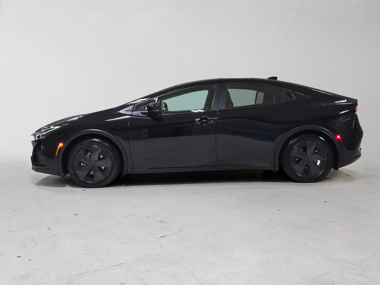2025 Toyota Prius Plug-In Hybrid SE