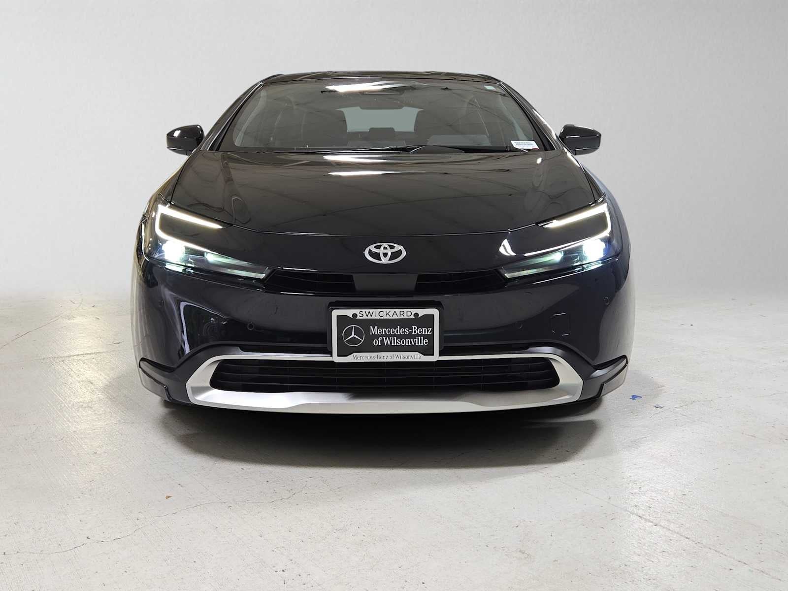 2025 Toyota Prius Plug-In Hybrid SE