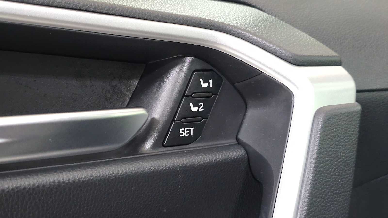 2025 Toyota RAV4 Hybrid XLE Premium