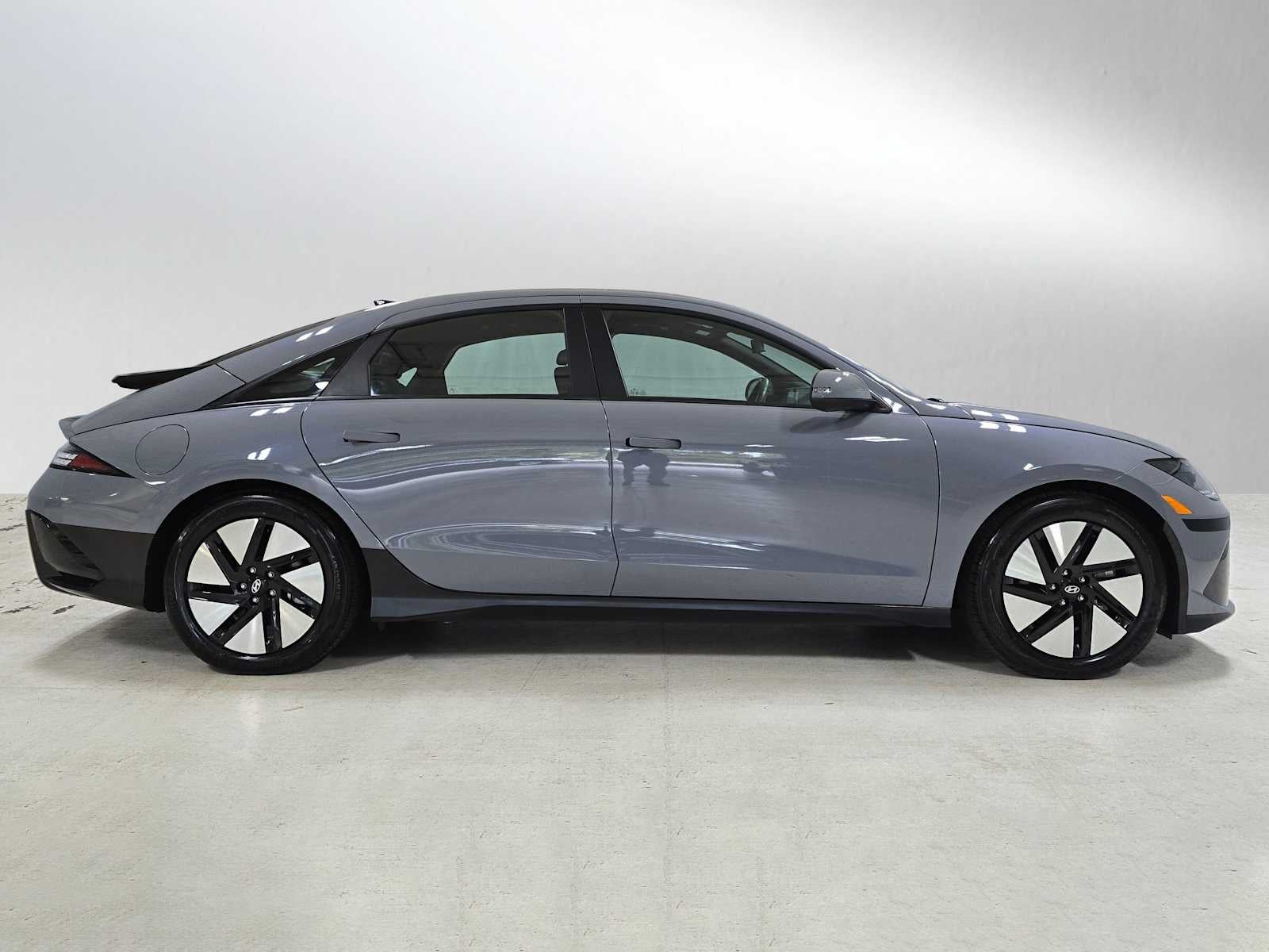 2024 Hyundai IONIQ 6 SE