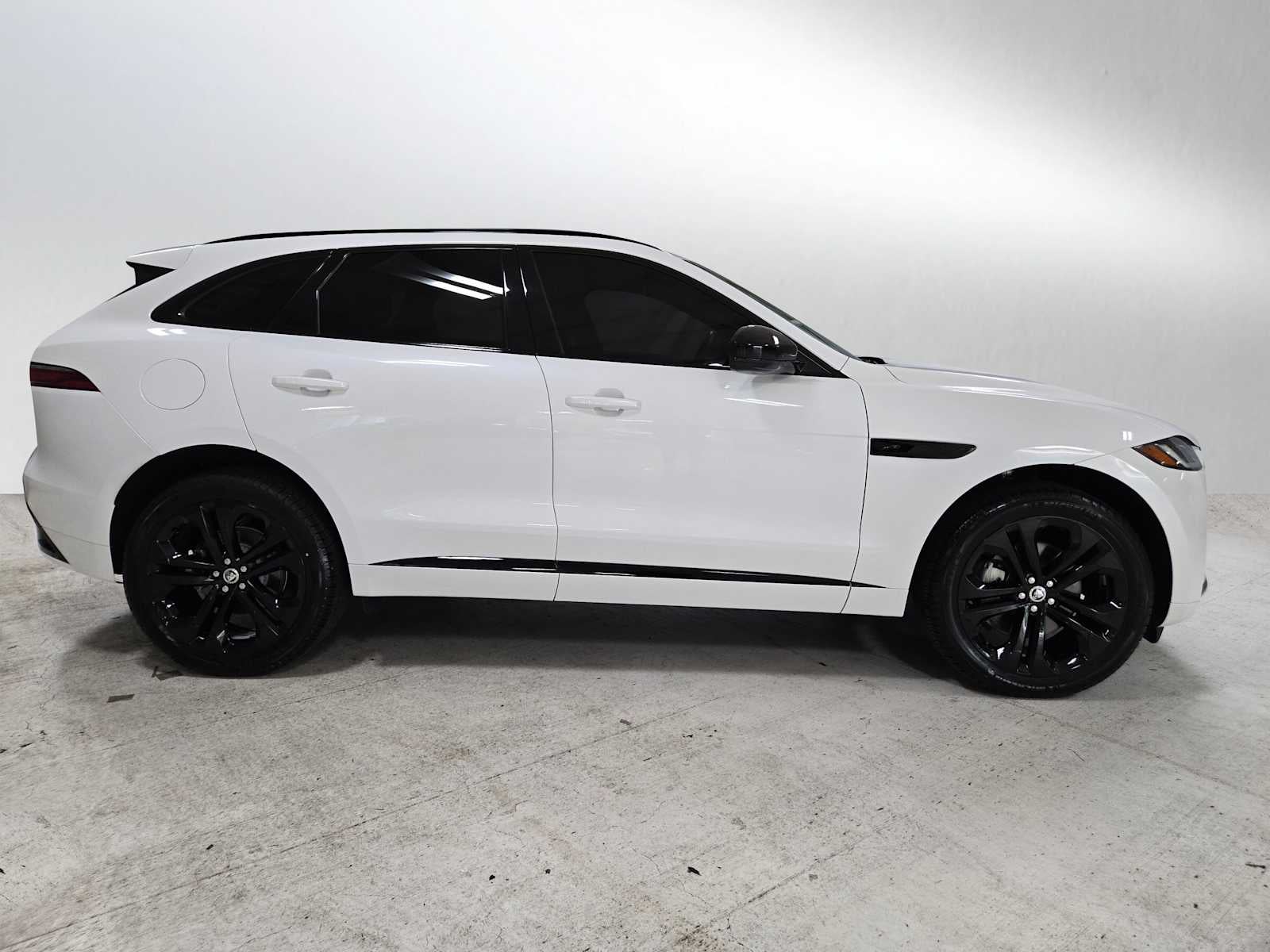 2024 Jaguar F-PACE R-Dynamic S