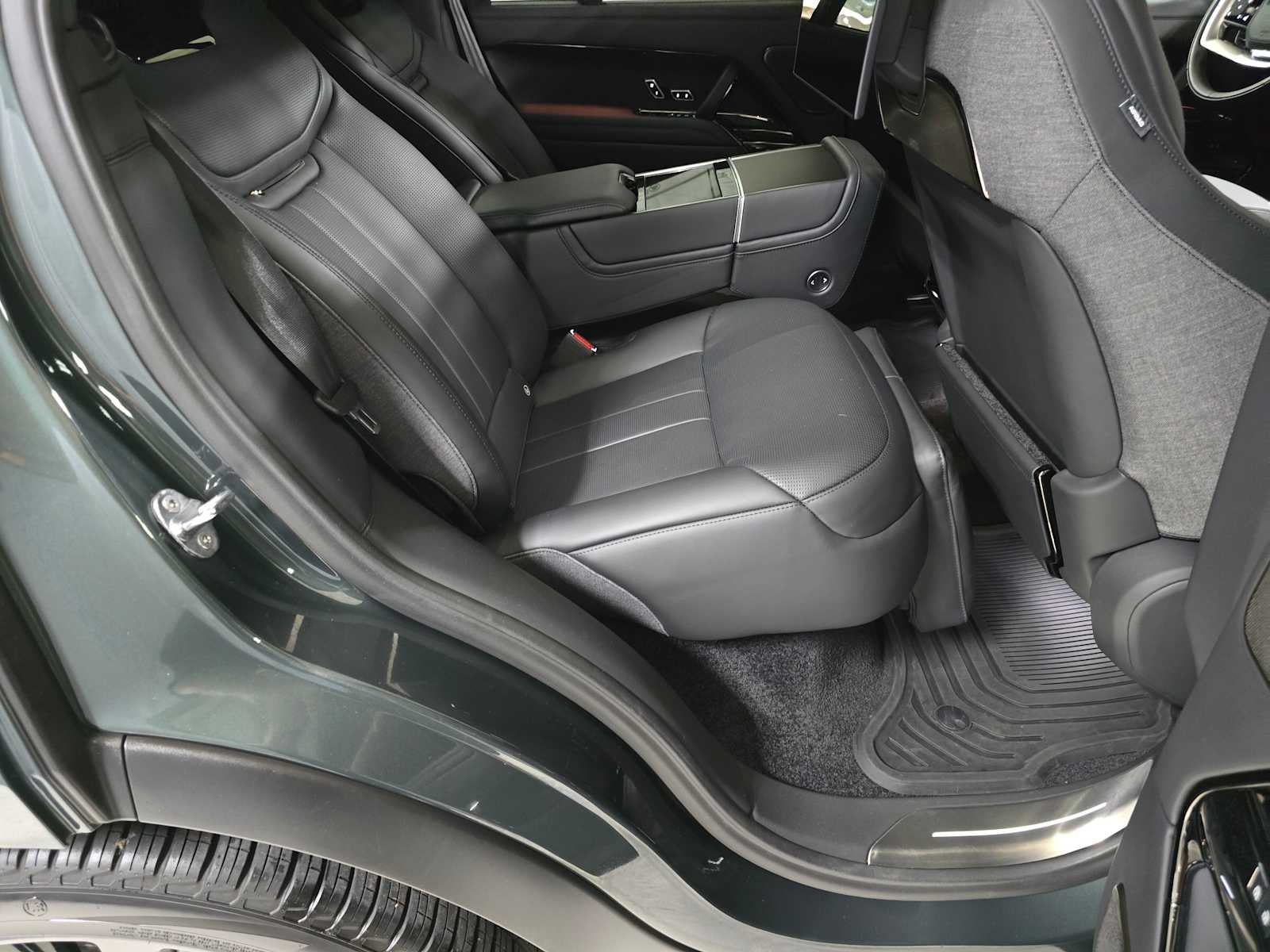 2023 Land Rover Range Rover SV