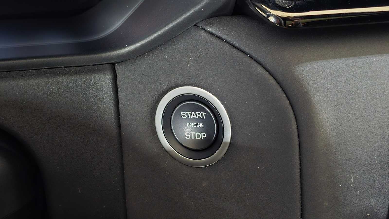 2024 Land Rover Range Rover Velar Dynamic SE