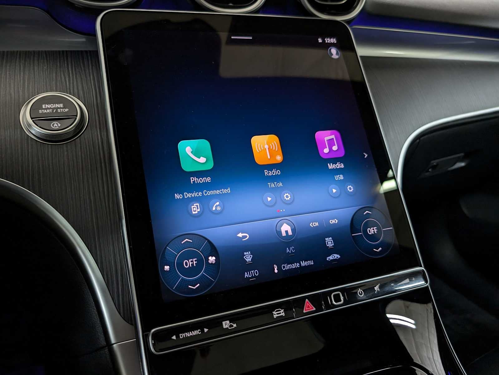 2025 Mercedes-Benz C 300 4MATIC® Sedan