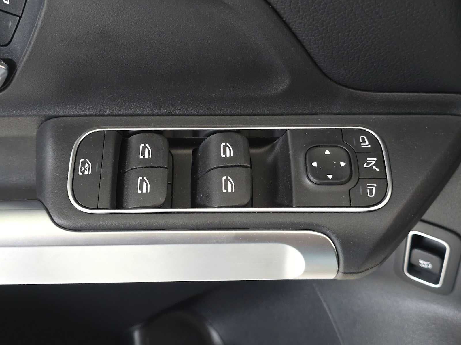 2026 Mercedes-Benz GLB 250 4MATIC® SUV