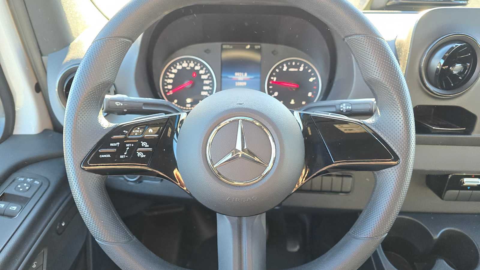 2025 Mercedes-Benz Sprinter 2500 Standard Roof I4 Diesel 144" RWD