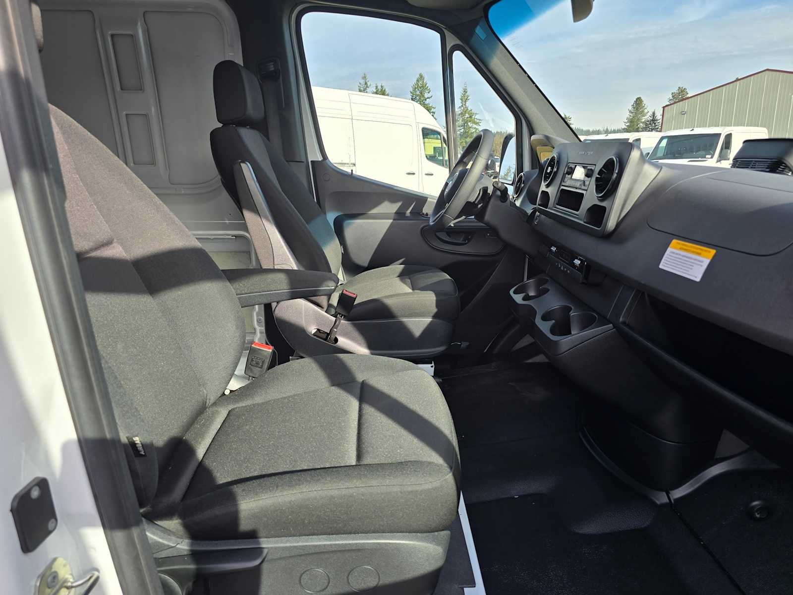 2025 Mercedes-Benz Sprinter 2500 Standard Roof I4 Diesel 144" RWD