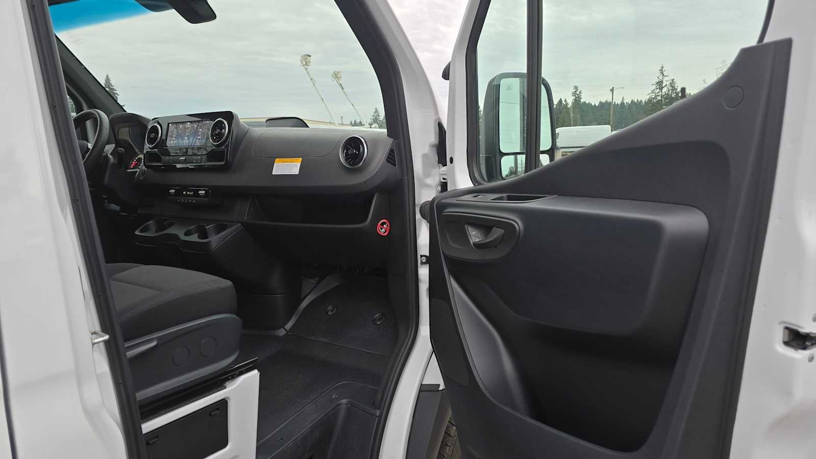 2025 Mercedes-Benz Sprinter 2500 Standard Roof I4 Diesel 144" RWD