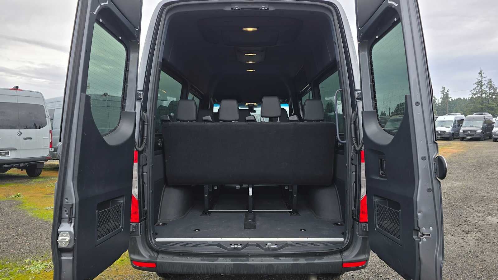 2025 Mercedes-Benz Sprinter 2500 Standard Roof I4 Diesel 144" RWD