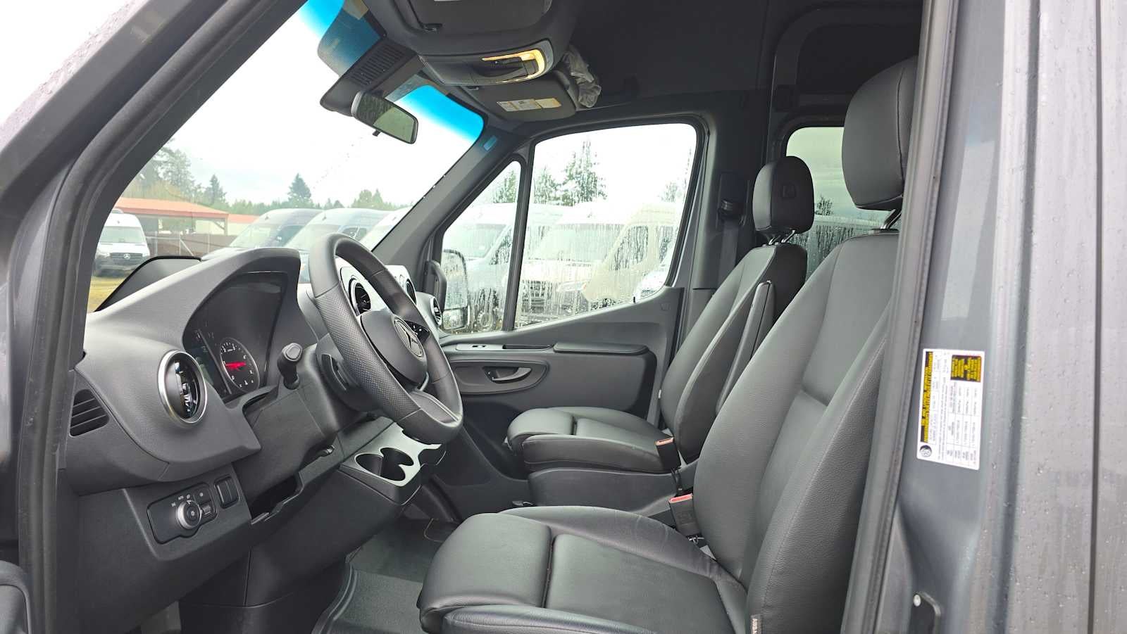 2025 Mercedes-Benz Sprinter 2500 Standard Roof I4 Diesel 144" RWD