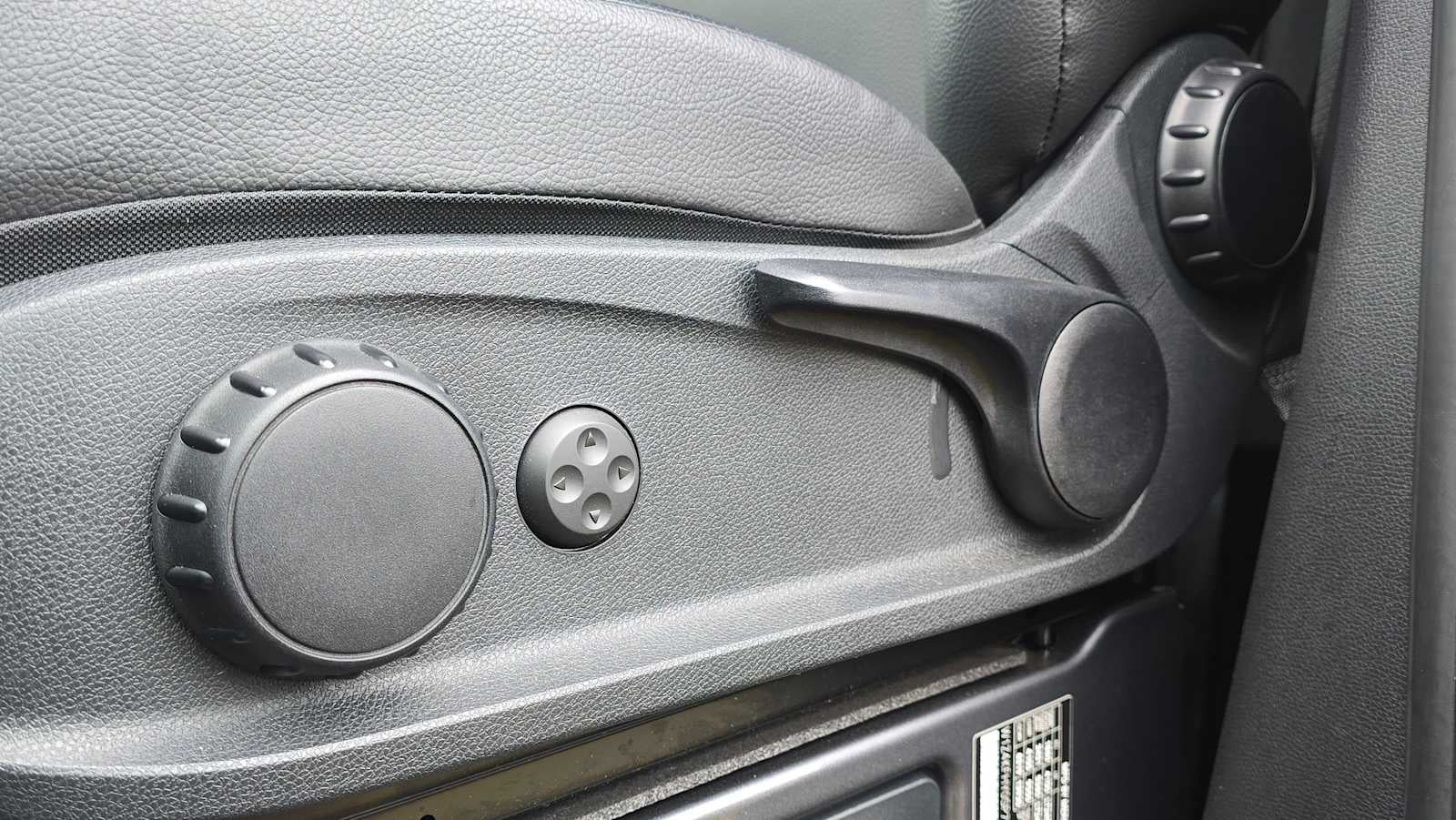 2025 Mercedes-Benz Sprinter 2500 Standard Roof I4 Diesel 144" RWD