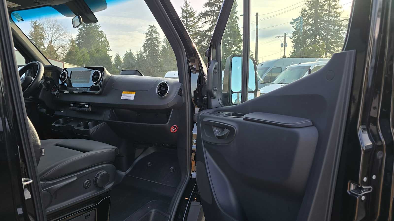 2025 Mercedes-Benz Sprinter 2500 Standard Roof I4 Diesel 144" RWD