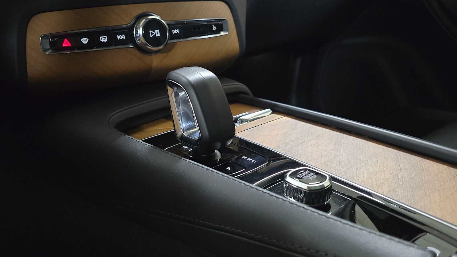 2023 Volvo XC90 Plus