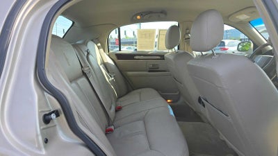 2010 Lincoln Town Car Signature Limited