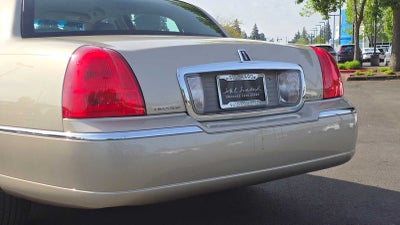 2010 Lincoln Town Car Signature Limited