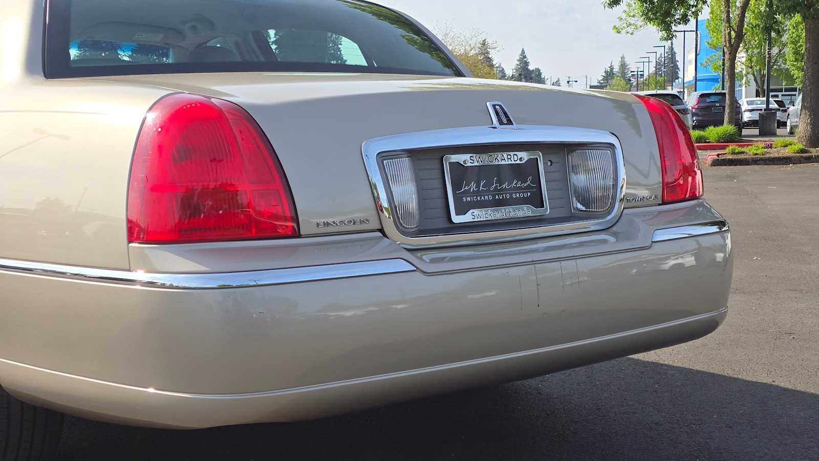 2010 Lincoln Town Car Signature Limited